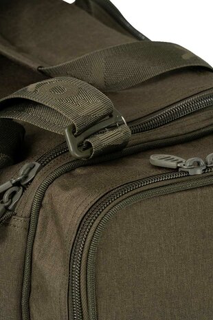 Fox Carp - Voyager Medium Carryall - Fox Carp