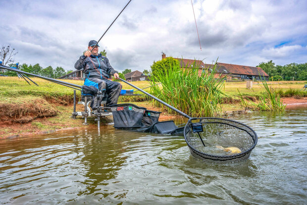 Preston - Epuisette Carbon Match Landing Net 18&quot;	- Preston