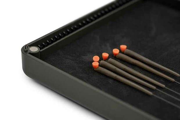 Fox Carp -  Edges Large rig box inc 50 pins - Fox Carp