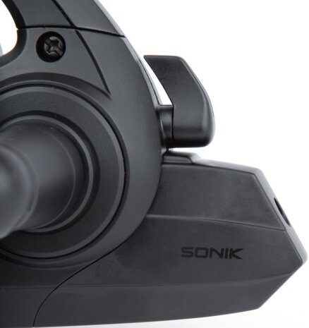 Sonik - Slip voorop Xtractor Black 6000 Carp reel - Sonik