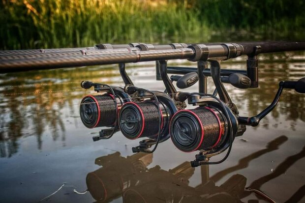 Sonik - Slip voorop SK-47 Carbon 10000 Carp Reel - Sonik